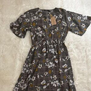 Blu Pepper Gray Floral Midi Dress